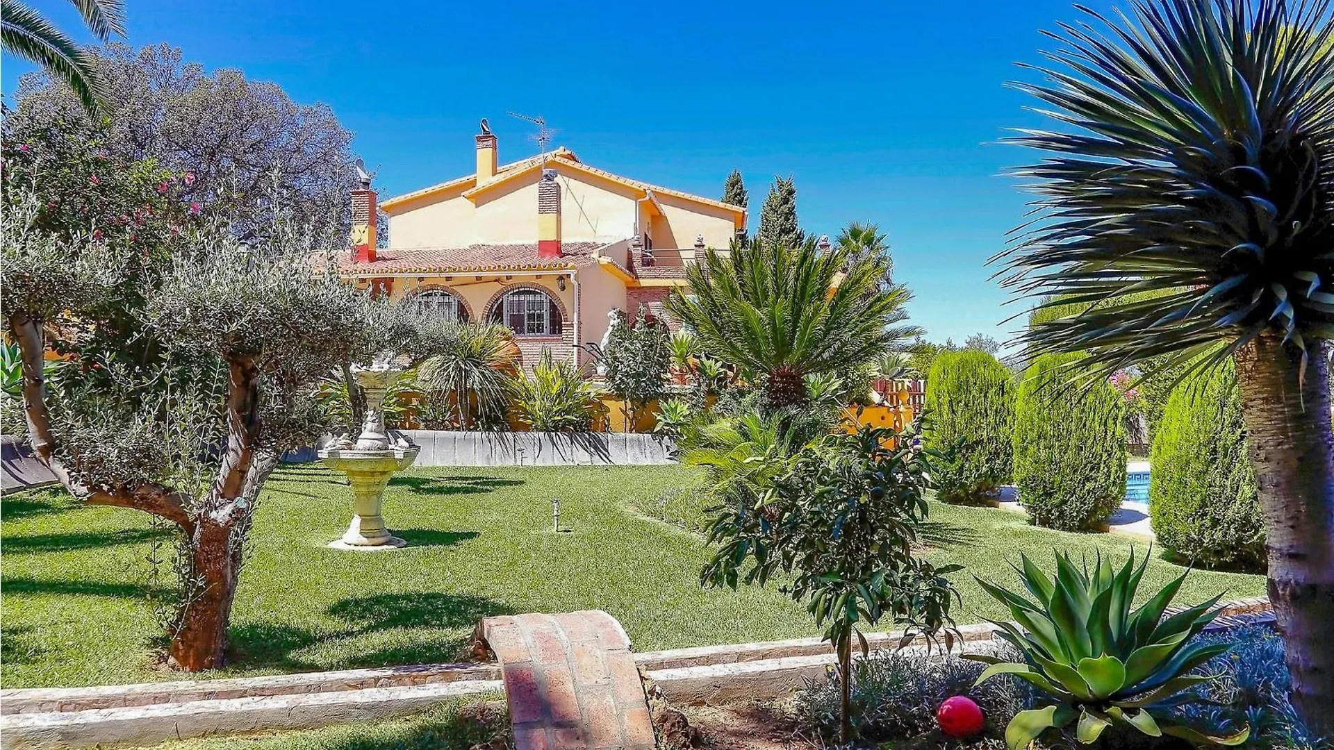 Lovely Home In Alhaurin De La Torre With Wifi