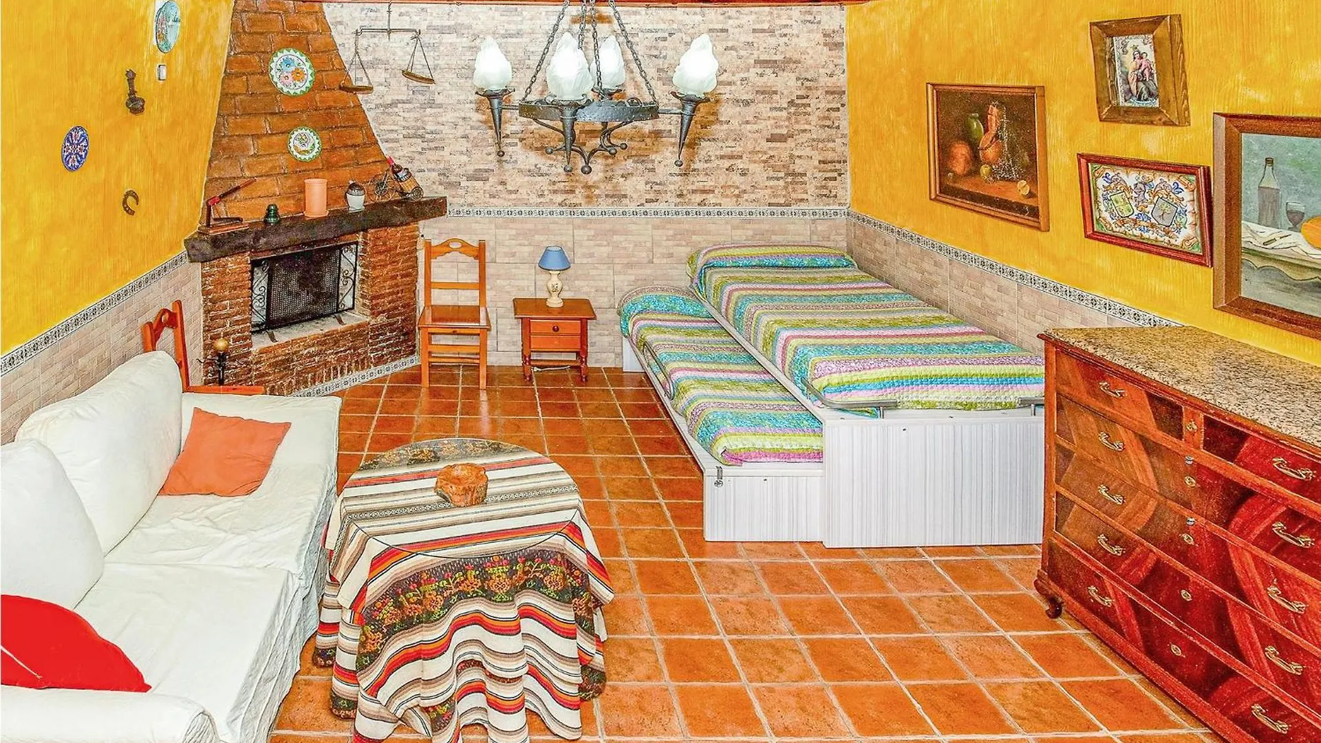 Lovely Home In Alhaurin De La Torre With Wifi